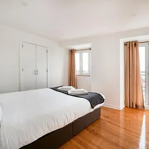 Cozy Flat In Santa Apolonia Lisboa